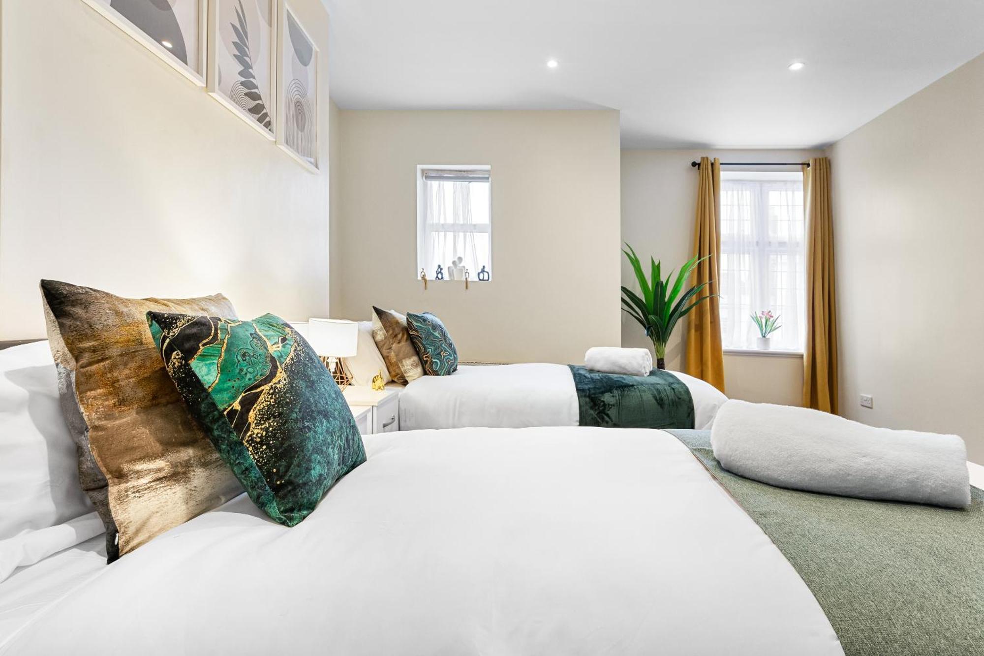 Elegant & Spacious 2Br London Hideaway- King Bed, Sleeps 6 - Parking- Instant Book- 20 Percent Off Limited Time! Barnet Ngoại thất bức ảnh